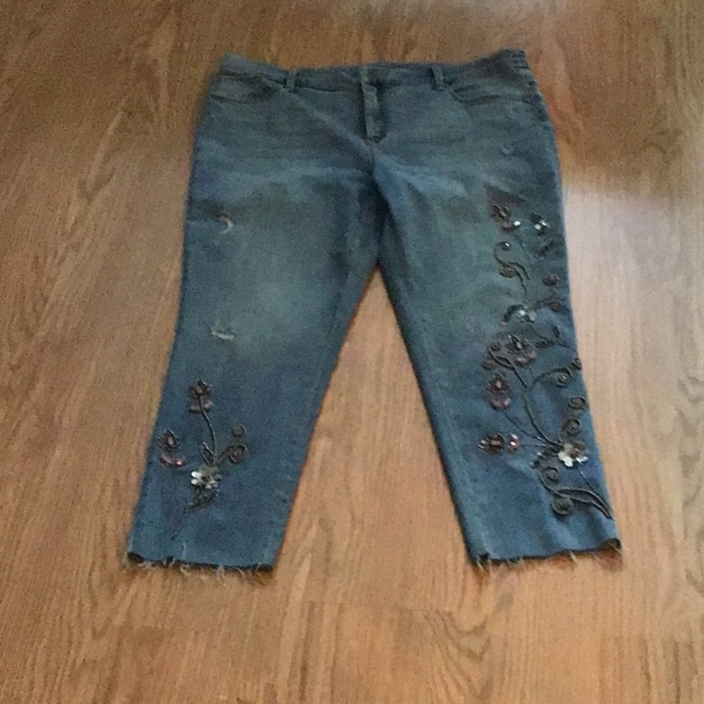 Blue Cropped Jeans with Distressing and Embroidery very soft material.